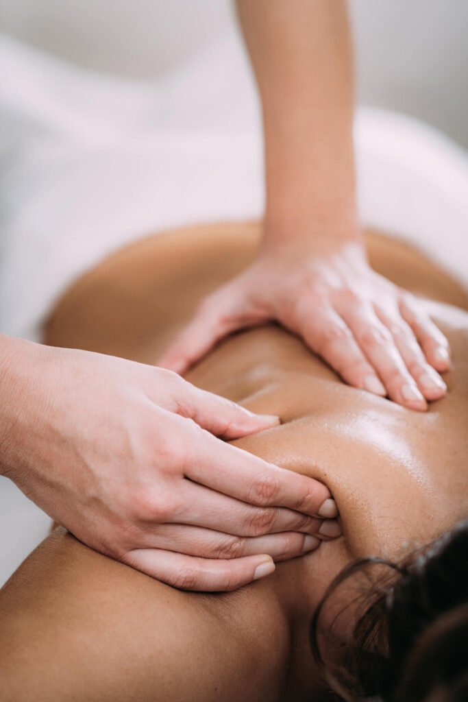 Massage bien-être au Domaine Rûmi à Saint-Michel-l’Observatoire – soins relaxants pour le corps et l’esprit dans un cadre naturel